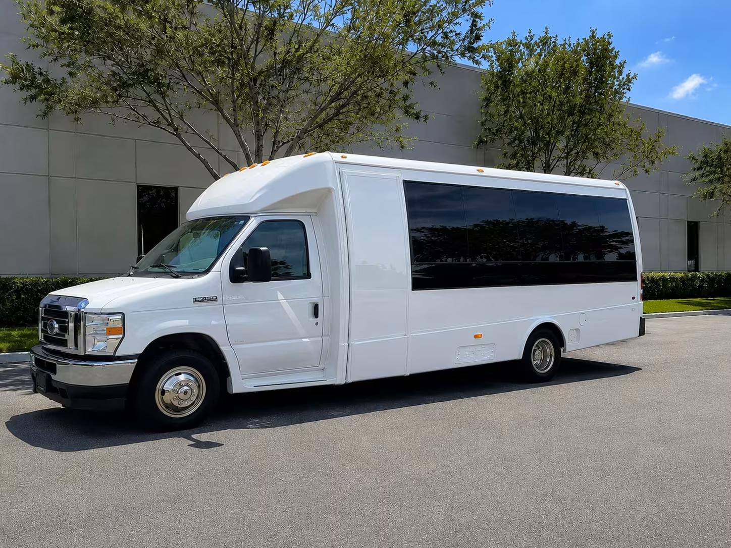 fall river minibus rentals for providence bruins games